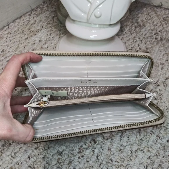 Kate Spade Cream Leather Three Dimensional Spade Patterned Zip Around Wallet - Picture 8 of 13